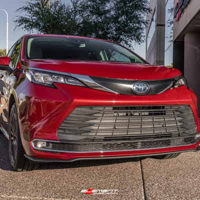 18 inch Touren TR92 Gloss Black on a 2022 Toyota Sienna