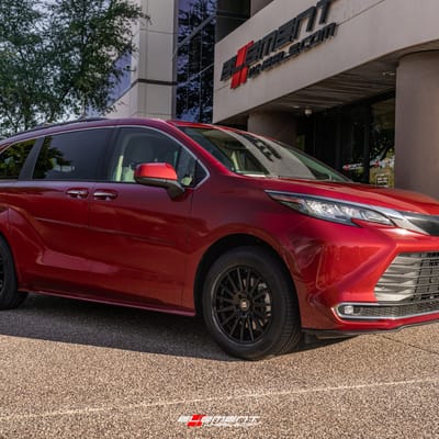 18 inch Touren TR92 Gloss Black on a 2022 Toyota Sienna