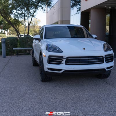 22 Inch Staggered Savini BM16 in Gloss Black on a 2021 Porsche Cayenne