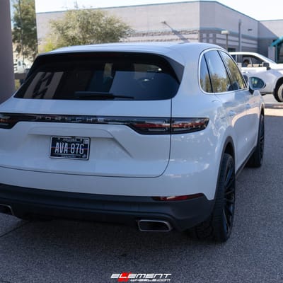 22 Inch Staggered Savini BM16 in Gloss Black on a 2021 Porsche Cayenne