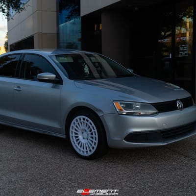 18 Inch Fifteen52 Integrale in Rally White on a 2014 Volkswagen Jetta VI