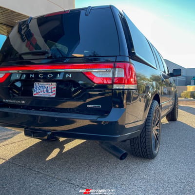 22 Inch Mazzi Twist Tie 373 Matte Black w/ Dark Tint on a 2016 Lincoln Navigator