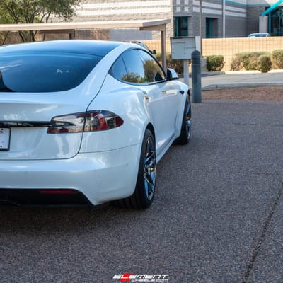 Staggered 20 Inch Variant Krypton in Super Black Chrome on a 2022 Tesla Model S