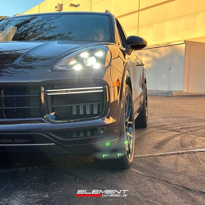 21 inch Staggered Savini Black Di Forza BM14 Gloss Black w/ Machined Face on a 2023 Porsche Cayenne Turbo