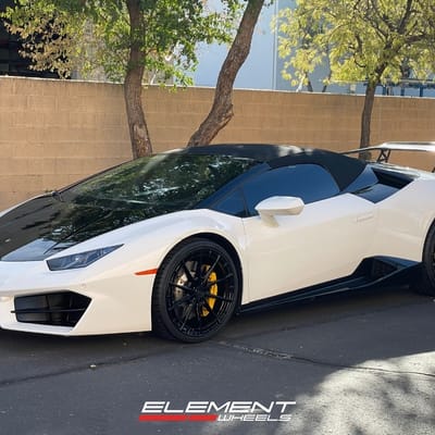 20 inch Staggered Variant Aure in Gloss Black on a 2018 Lamborghini Huracan