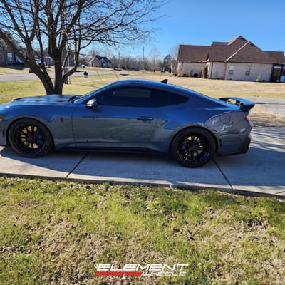 20 Staggered Ferrada FR11 in Obsidian Black on a 2024 Ford Mustang Dark Horse
