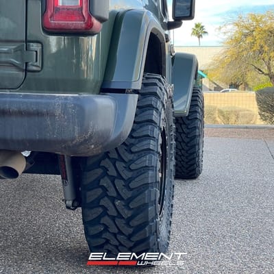 18 Inch Fuel Offroad Covert in Bronze w/ Black Lip on a 2021 Jeep Wrangler Rubicon