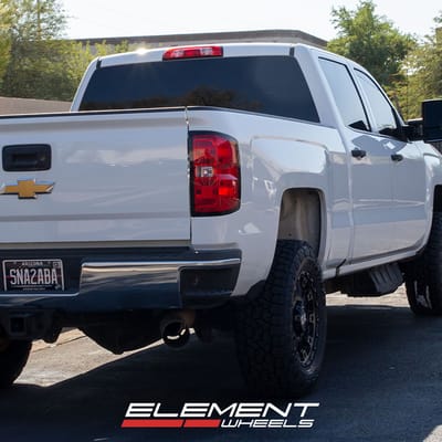 18 inch XD Series XD829 Hoss II Satin Black Machined w/ Dark Tint on a 2018 Chevrolet Silverado 2500/3500