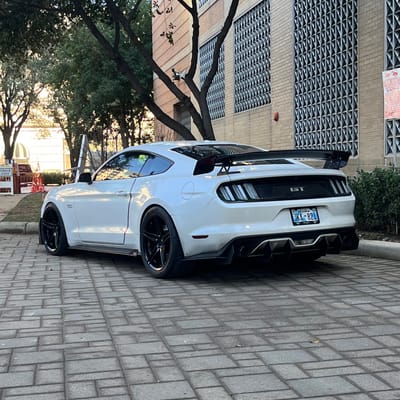 Staggered 20 Rohana RFX15 in Gloss Black on a 2017 Mustang GT