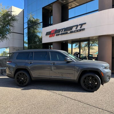 22 inch Curva Concepts C48 Gloss Black on a 2023 Jeep Grand Cherokee