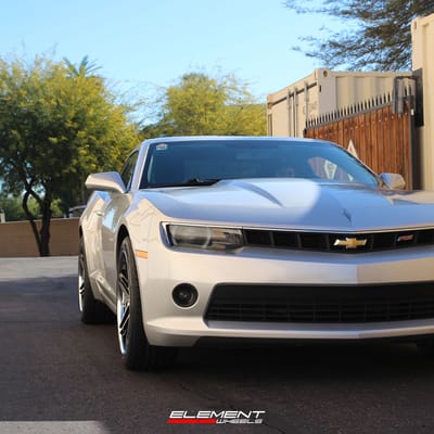 20 inch Staggered Ferrada CM1 Machine Black w/ Chrome Lip on a 2014 Chevrolet Camaro