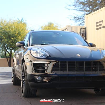 22 inch Staggered Blaque Diamond BD-11 Gloss Black on a 2017 Porsche Macan