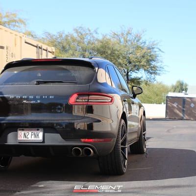 22 inch Staggered Blaque Diamond BD-11 Gloss Black on a 2017 Porsche Macan