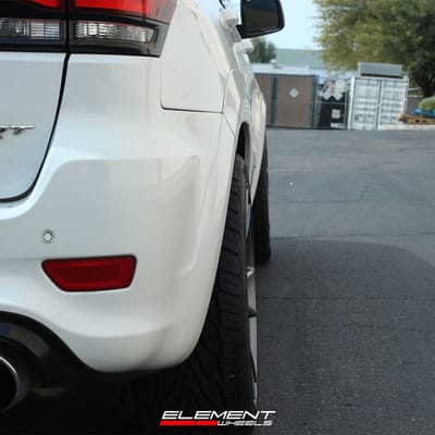 22 inch Velgen Light Weight VF5 Gloss Gunmetal on a 2015 Jeep Grand Cherokee SRT
