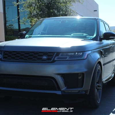 22 inch Vossen HF-1 Tinted Matte Gunmetal on a 2021 Land Rover Range Rover Sport Non-Supercharged