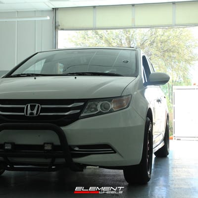 18 inch F1R F21 v2 Candy Red w/ Black Lip on a Lifted 2014 Honda Odyssey