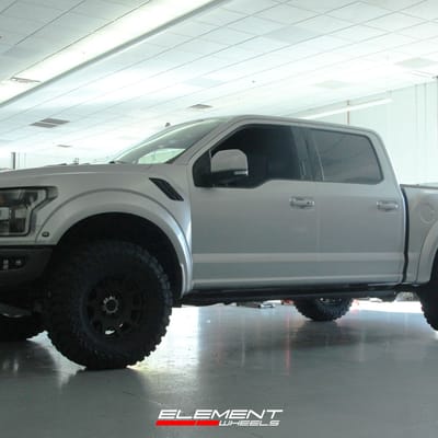 17 inch Method Race MR308 Roost Matte Black on a Leveled 2019 Ford Raptor