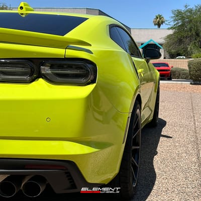 20 inch Staggered Rohana RFC10 Matte Black w/ Gloss Black Lip on a 2020 Chevrolet Camaro