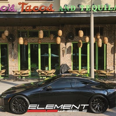 22 inch Staggered Vossen HF-2 in Gloss Black on a 2021 Lexus LC500