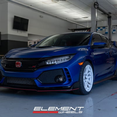 18 Inch ESR CS8 in Gloss White on a 2020 Honda Civic Type R