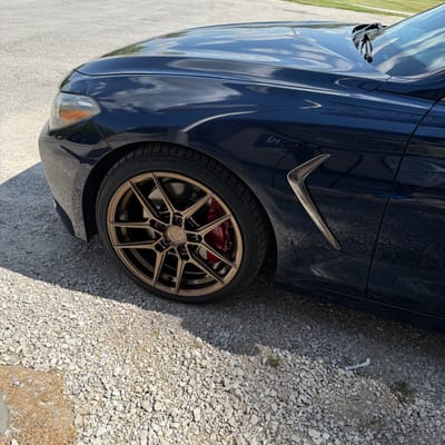 19 inch Variant Helium in Gloss Bronze on a 2019 Genesis G70