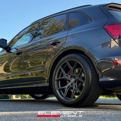 21 inch Vossen HF-5 in Matte Gunmetal on a 2017 Audi SQ5