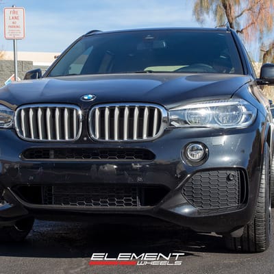 20 inch Staggered Variant Radon Gloss Piano Black on a 2015 BMW X5 F15