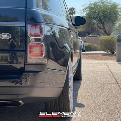24 inch Vossen HF-2 in Silver Machined Face on a 2021 Land Rover Range Rover