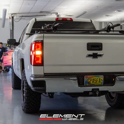 18 Inch Fuel Covert in Bronze w/ Black Lip D696 on a 2018 Chevrolet Silverado 1500