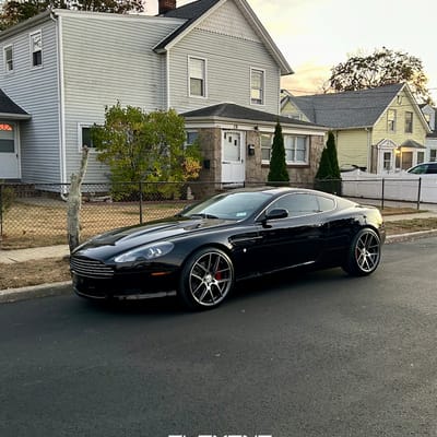 Staggered 20 inch Ace Alloy AFF02 in Gloss Mica Grey Machined on a 2005 Aston Martin DB9