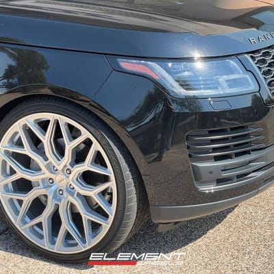 24 inch Vossen HF-2 in Silver Machined Face on a 2021 Land Rover Range Rover