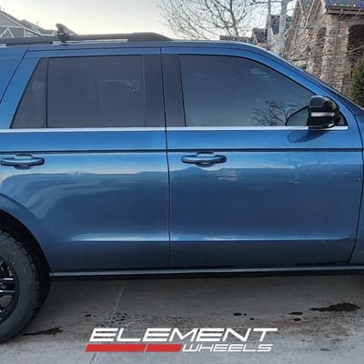 22 inch Fuel Off Road Sledge in Gloss Black on a 2020 Ford Expedition