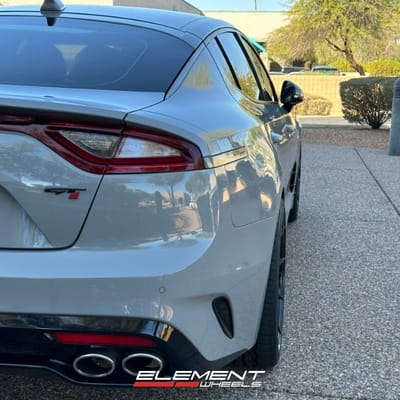 20 inch Staggered Variant Argon Gloss Piano Black on a 2019 Kia Stinger GT