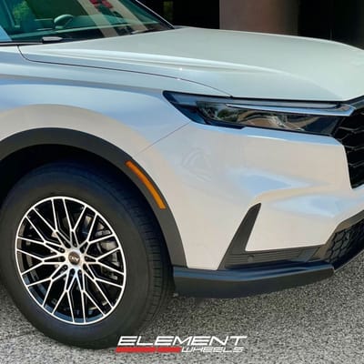 18 inch DRW D21 in Gloss Black Machined Face on a 2025 Honda CR-V