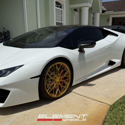 Staggered 20 inch Variant Maxim in Raw Phoenix Gold on a 2017 Lamborghini Huracan