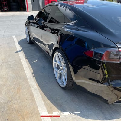 22 inch Staggered Blaque Diamond BD-F25 Brushed Silver on a 2022 Tesla Model S Long Range