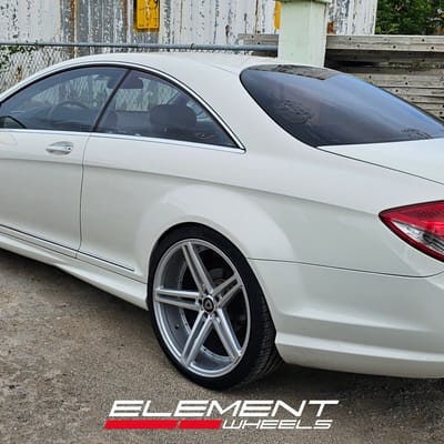 Staggered 22 inch Marquee M5334 Silver Machined on a 2008 Mercedes Benz CL 550