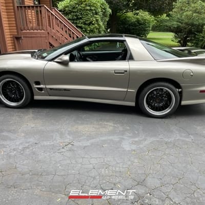 18 inch Staggered Ace Alloy AFF04 in Gloss Piano Black w/ Diamond Lip on a 2002 Pontiac Trans Am