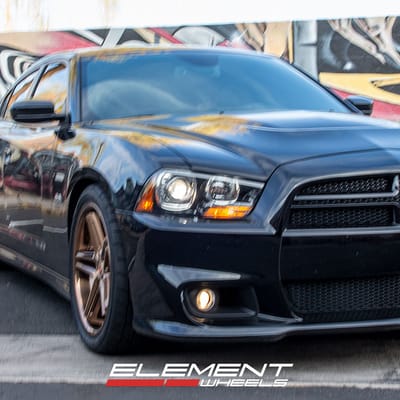 20 inch Staggered Ferrada CM1 Brushed Cobre w/ Polish Bronze Lip on a 2013 Dodge Charger SRT