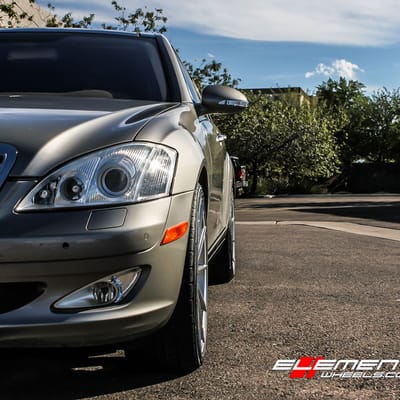 20 inch Staggered Variant Argon Silver Mirror Face on a 2007 Mercedes Benz S550