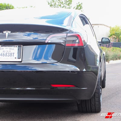20 inch Variant Krypton Gloss Piano Black w/ Snow White Caps on 2019 Tesla Model 3 Base RWD
