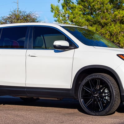 Fitment: 22x9 5x120 +30mm offset w/ 265/35/22 Nexen Rodian HP Tires 