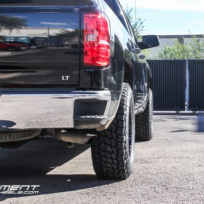 18 inch Helo HE900 on 2015 Chevy Silverado (Leveled)