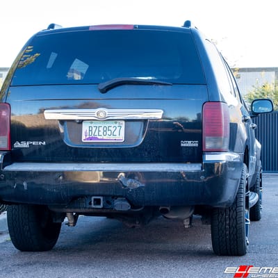 22 inch Diablo DNA Gloss Black w/ Chrome Inserts on 2008 Chrysler Aspen