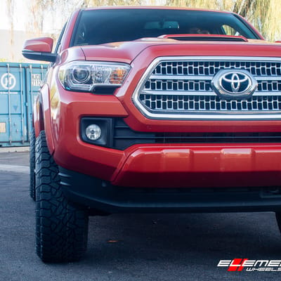 18 inch Fuel Off-Road Throttle Matte Black w/ Milled Accent D513 on 2016 Toyota Tacoma w/ 2-3 inch lift