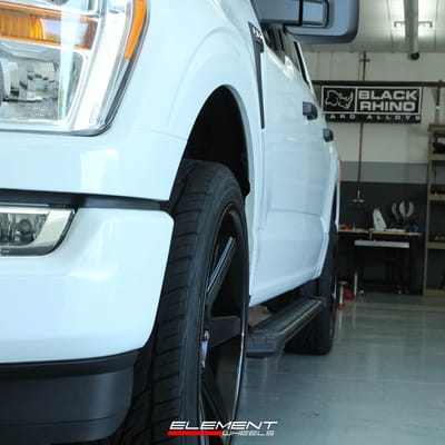22 Inch Niche Altair in Satin Black w/ Gloss Black Lip on 2021 Ford F-150