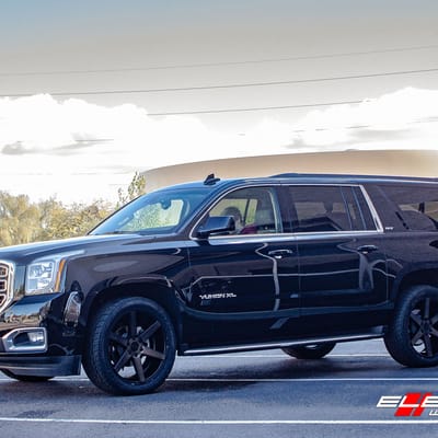 22 inch KMC KM704 District Truck Matte Black Machined w/ Tint on 2018 GMC Yukon
