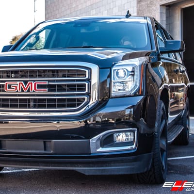22 inch KMC KM704 District Truck Matte Black Machined w/ Tint on 2018 GMC Yukon