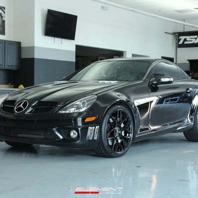 Staggered 19 Inch Ace Alloy AFF11 in Gloss Piano Black on 2007 Mercedes Benz SLK55 AMG