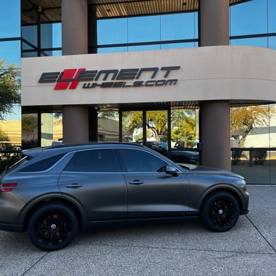 20 HRE FlowForm FF28 Tarmac on a 2023 Genesis GV70 w/ Sport Brakes